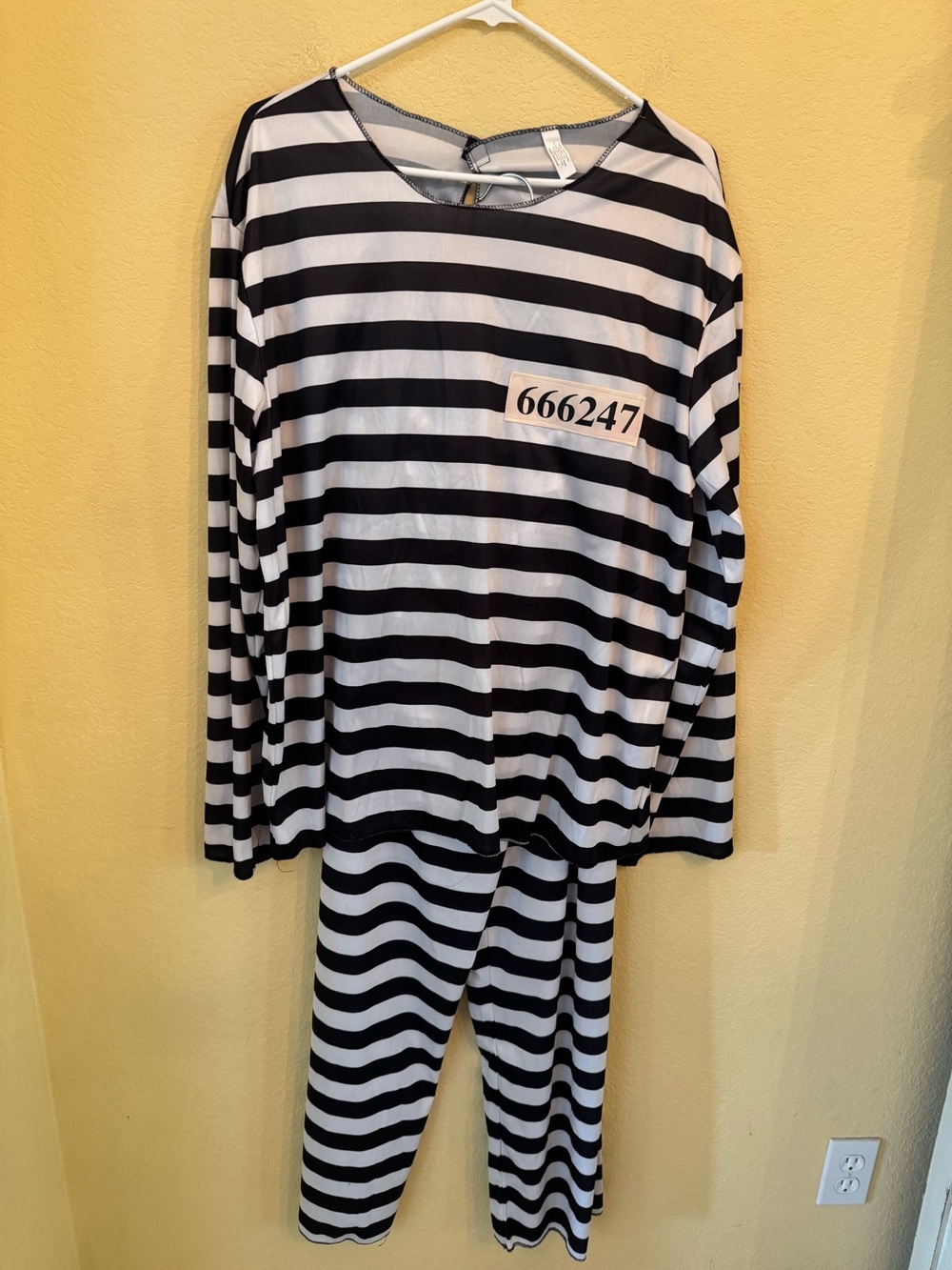 Black & White Prisoner Costume Adult Size Large